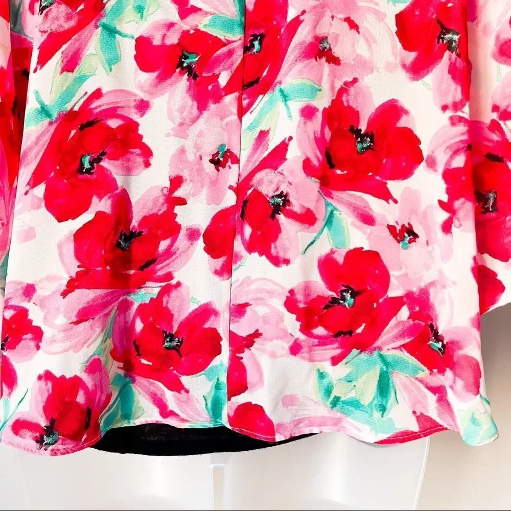 🌺 FAITH AND JOY | Floral Blouse with Black Tank - Picture 8 of 10
